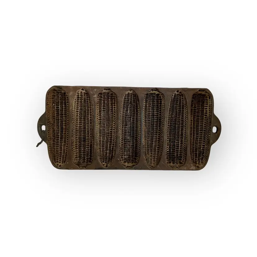 Wagner Cast Iron Corn Bread Pan. 1920's Wagner Ware Krusty Korn Kobs Junior Pan. Sidney Ohio. Primitive Cottage Core