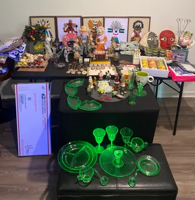 ◡̈  38 Pieces Of Uranium Glass & MORE goodies ◡̈ 