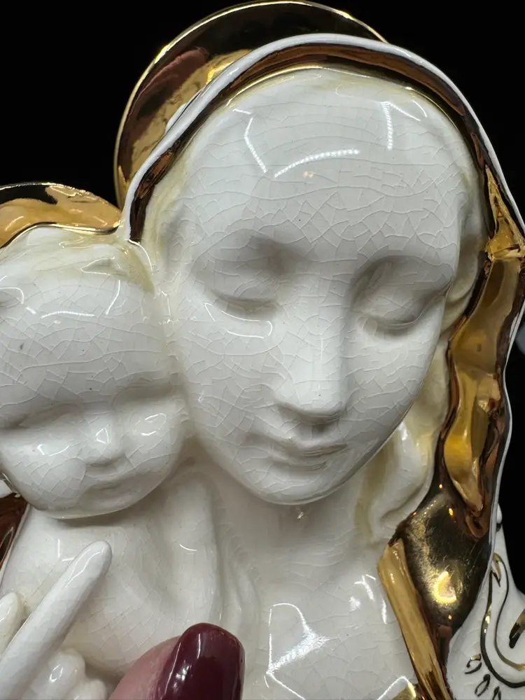 Lefton Exclusives Madonna & Child Wall Pocket
