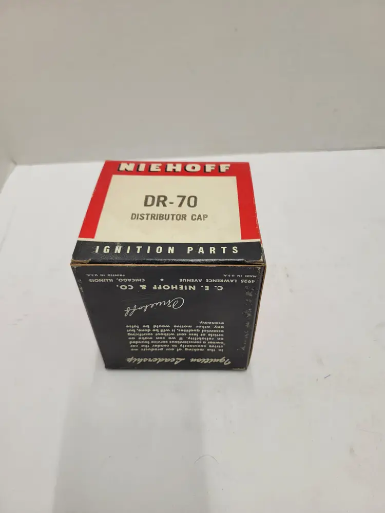 Niehoff Dr-70 Dr70 CHEVROLET OLDSMOBILE INTERNATIONAL Distributor Cap NOS