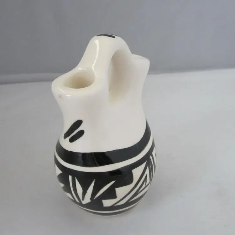 Vintage Mesa Verde Navajo white and black wedding vase signed Silas