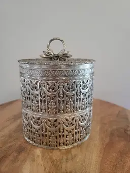 Vintage Style Vanity Toilet Paper Cover