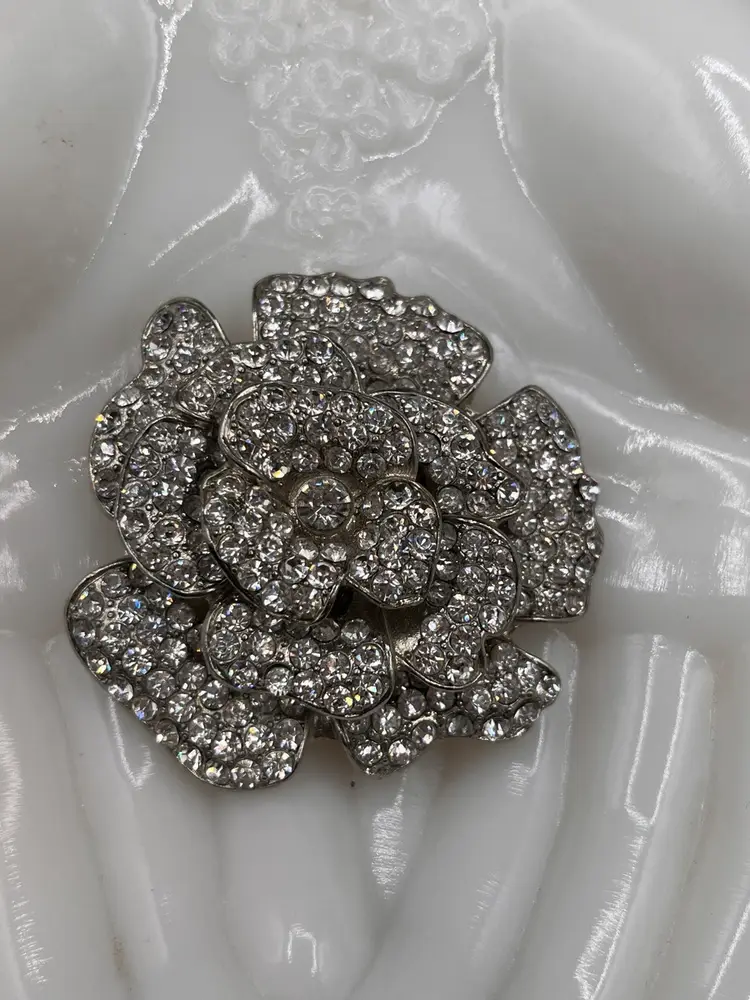 Large Heavy Vintage Pave Rhinestone Silver Tone Flower Brooch Pin 2”