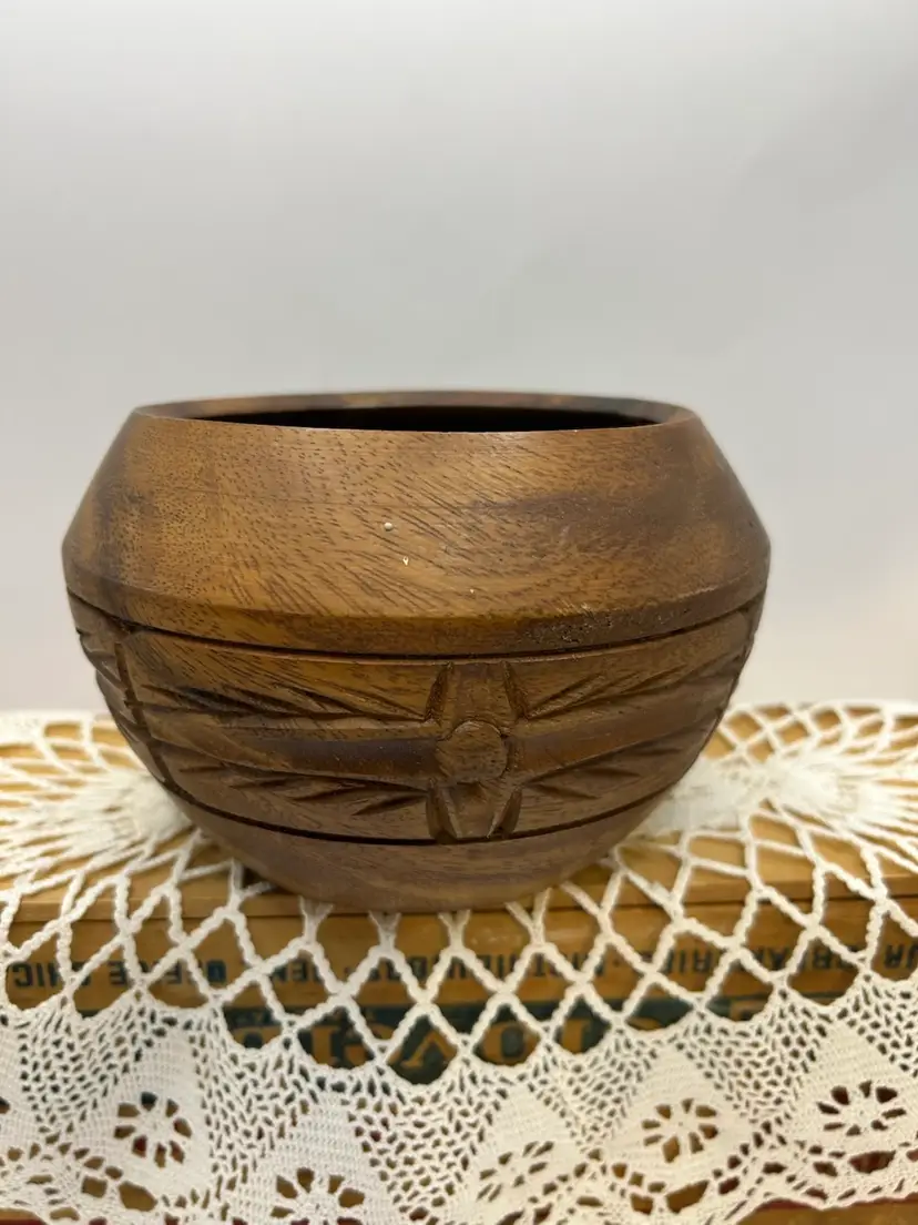 Wooden Philippines Bowl 4 1/2x4