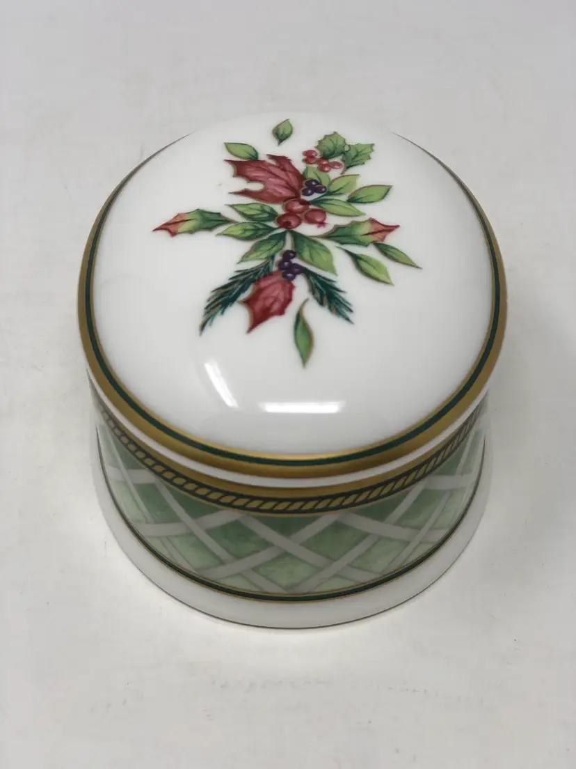 Fitz and Floyd Winter Holiday Oval Trinket Box