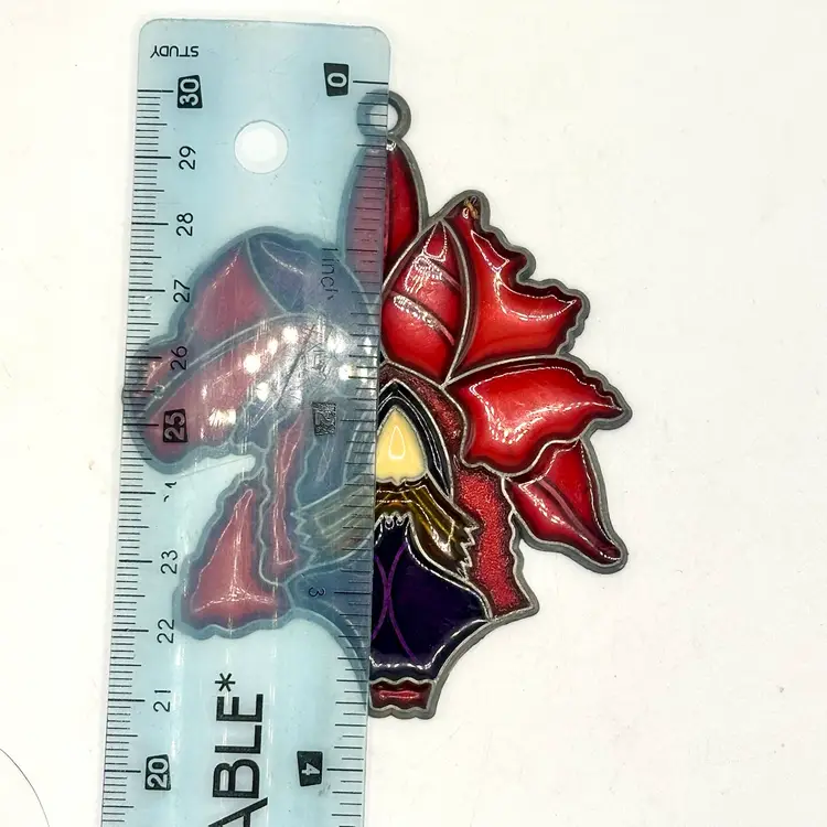 Vintage 1980/90’s Iris Flower Stained Glass Suncatcher 3.5”