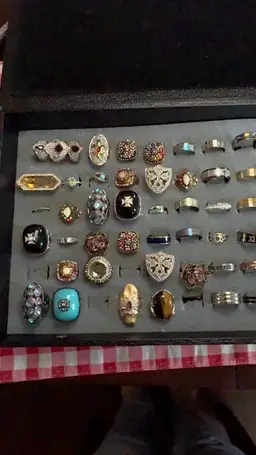 Hawaiian 🌺 Fashion Costume Rings 💎💍Lot Of 66.With Black Suitcase.