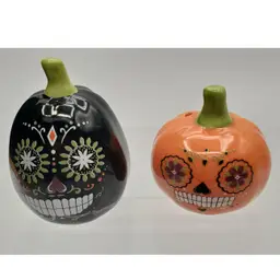 Cracker Barrel Day of the Dead Pumpkins Salt & Pepper Shakers