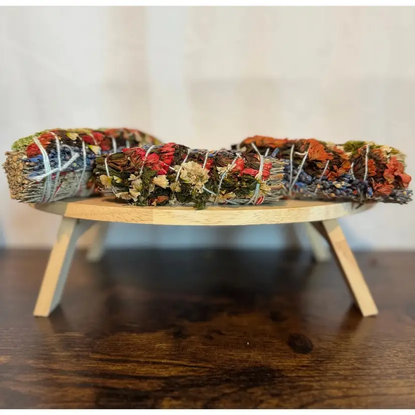 White Sage + Lavender + Daisies Smudge Stick 4in.
