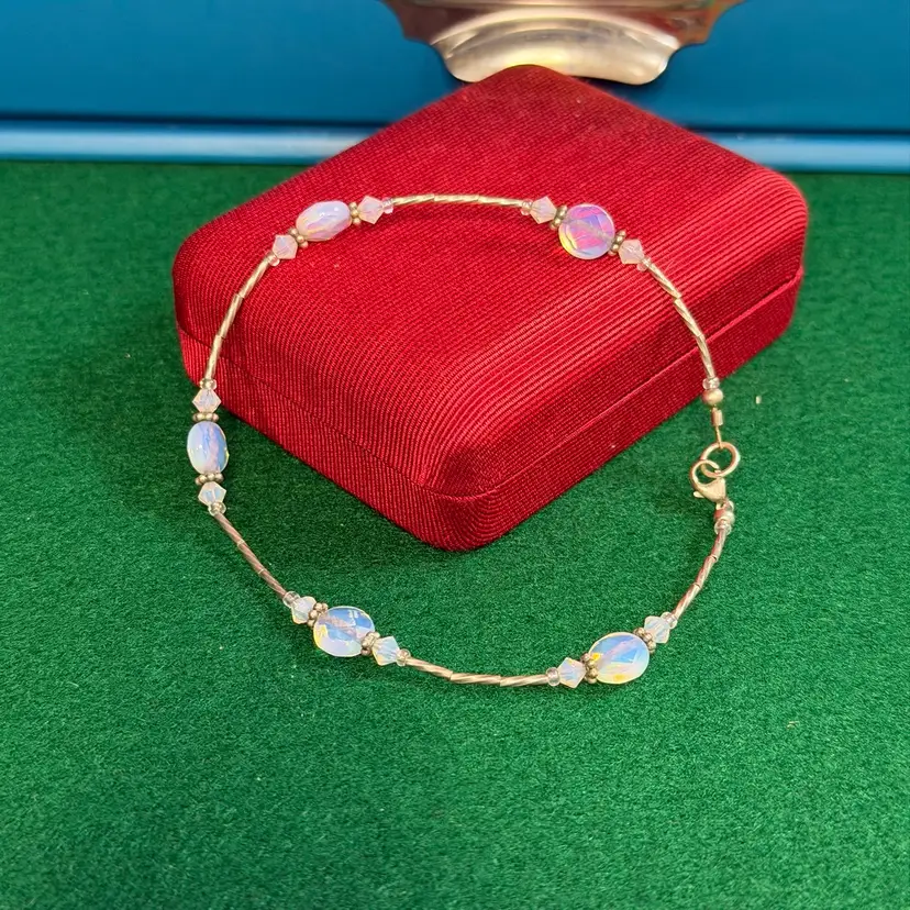 Sterling 925 Silver Twist Tube Bead Bracelet with Faceted Opalescent Glass Beads 9-1/4”