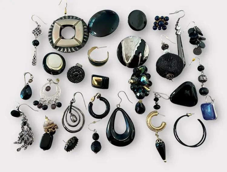 Vintage Single Glass Enamel Lucite Metal Crystal Black Earrings Craft 30 Pc #E-9