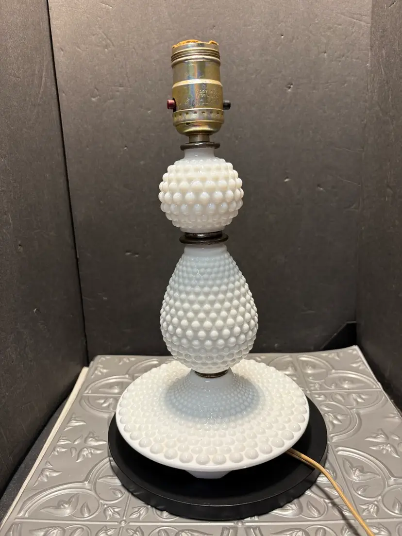 Vintage Milk glass hobnail lamp
