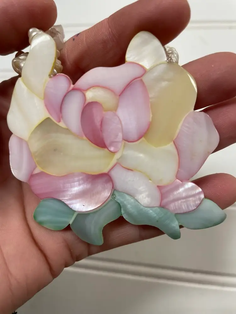 Vintage Lee Sands Flower Mother of Pearl & Pearl Necklace