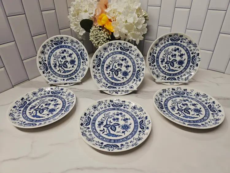 Set of 6 Bread & Butter Plates, Blue Onion (Earthenware, Innerband) by Japan