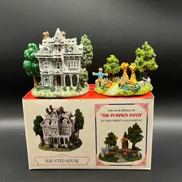 AH227 - Haunted House & AH227c Pumpkin Patch - 2001