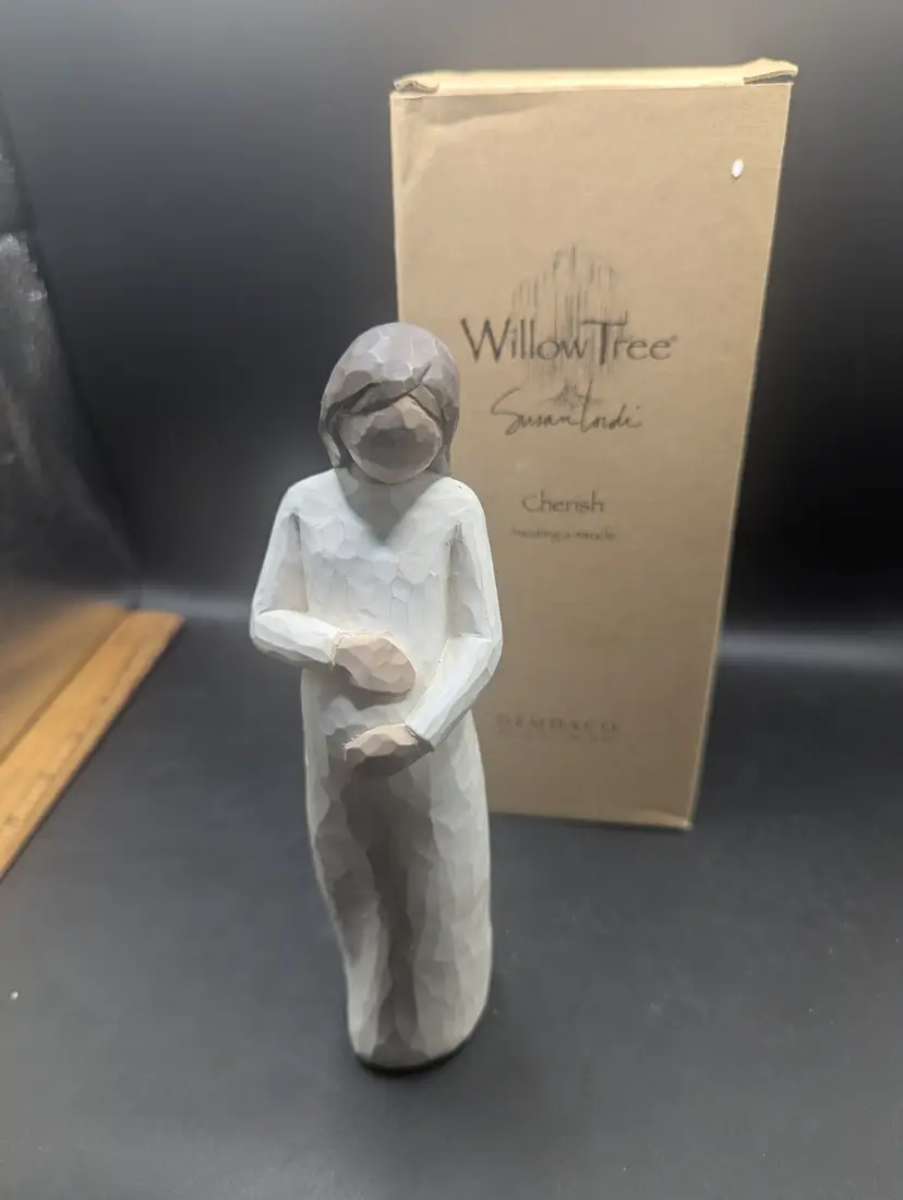 Vintage Old Stock 2002 Willow Tree Cherish Awaiting A Miracle.