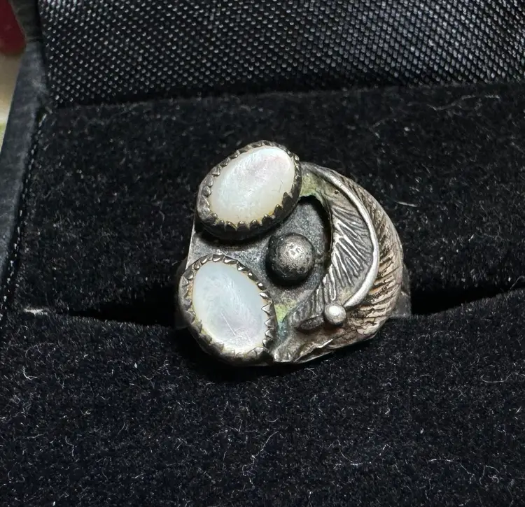 Sterling MOP Sz 4 Ring