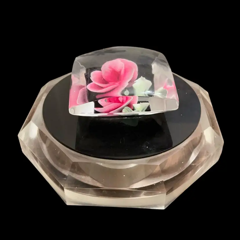 Vintage 1950’s Lucite Or Acrylic Powder Jar With Reversed Craved Pink Rose Incased In Lucite Finial 2.5” X 4.5”-GLOWS