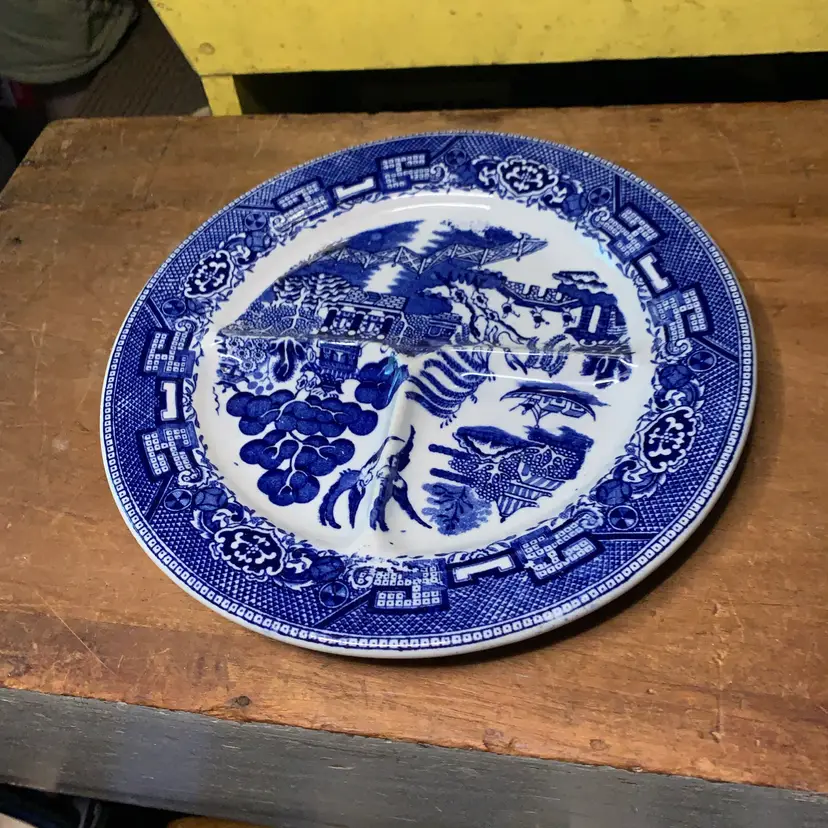 13. Antique Blue Willow Transferware Dinner Plate Classic Asian Style Chinoiserie 9"