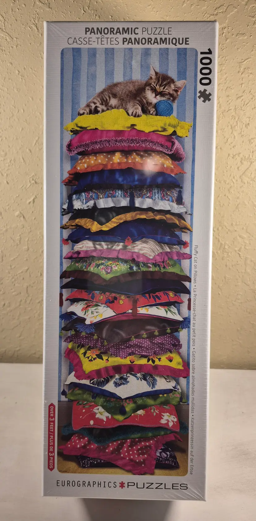 Fluffy Cat on Pillows Panoramic 1000 Piece Puzzle NIB