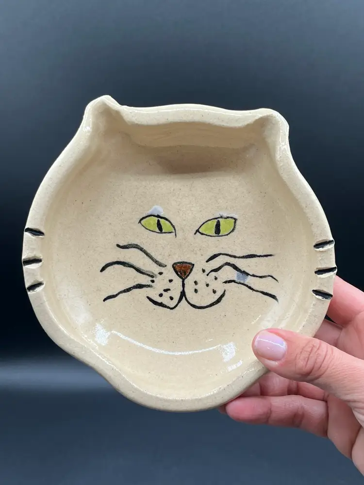 Signed Art Pottery Cat Face Cat Food Dish 6”