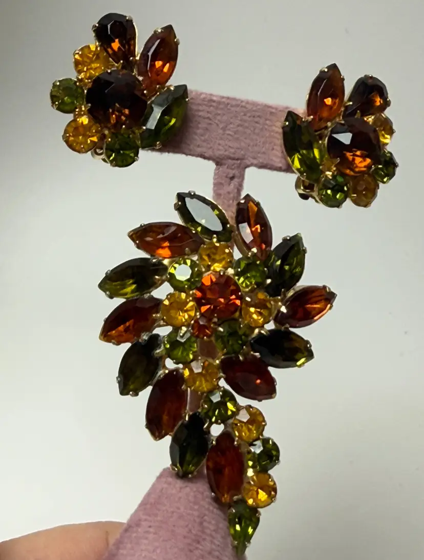 Vintage Tara Signed Autumn Colors Rhinestone Brooch Pin & Matching Clip Earrings D&E Jewelry MCM