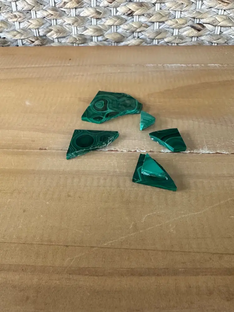 MALACHITE Shards Pieces Perfect For A Shard Box Or Jewelry 1.4 Oz