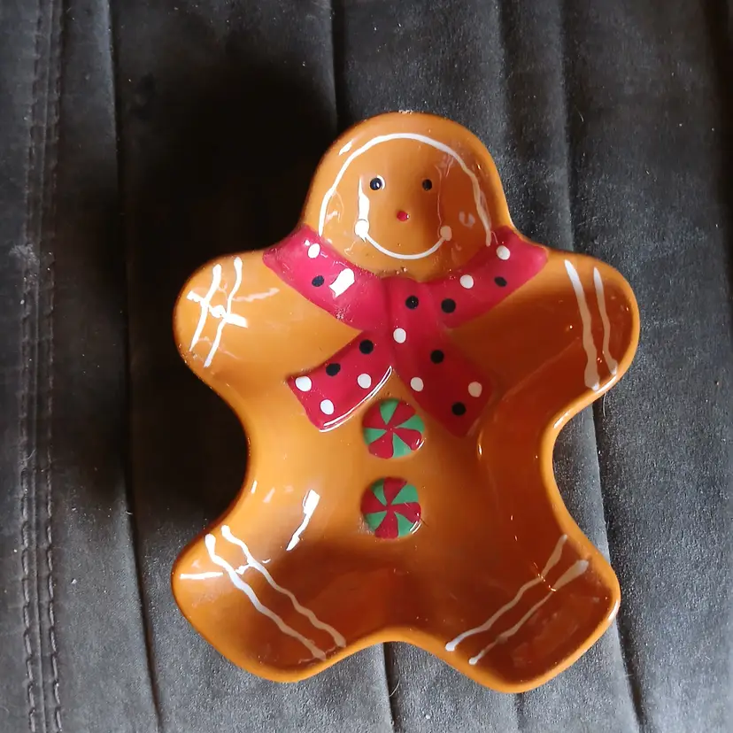 Vintage gingerbread man dish