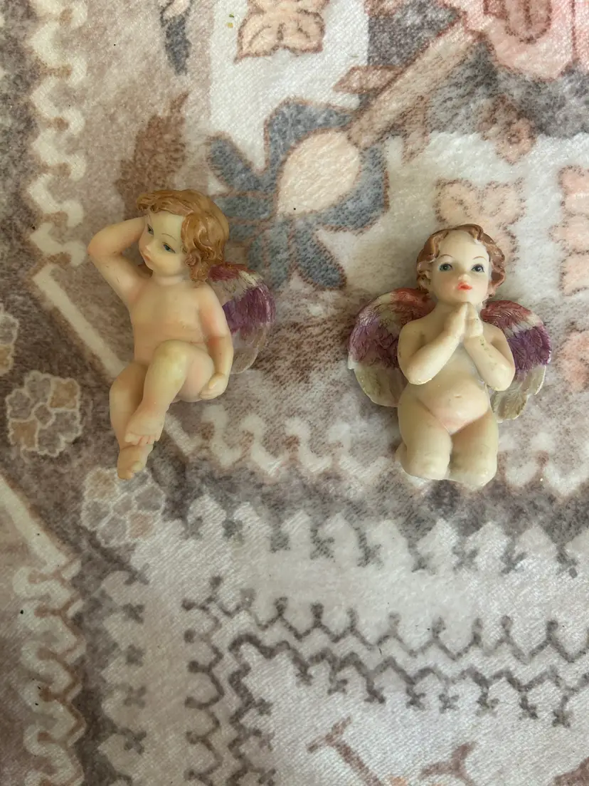 #04 Miniature Cherub Figurines