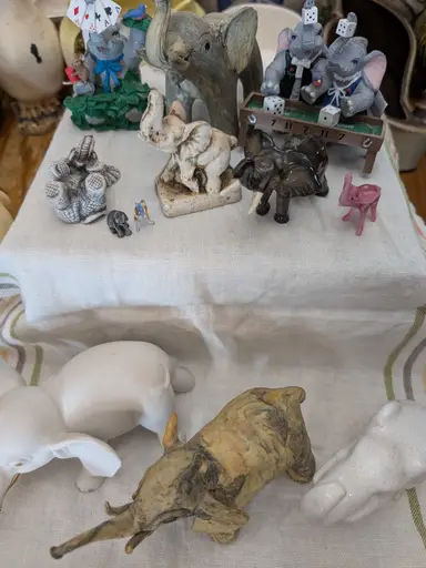 Small elephants! $1 starts!