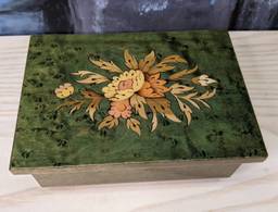 House Global Art Italy Music Wood Jewelry Box Plays Feelings Works Gift Sanyko Green Flowers 60s 70s Gift dark Academia Stash Laminate MCM