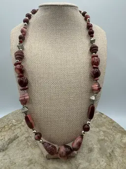 Vintage Acrylic Swirl Cranberry Pink Beaded Necklace