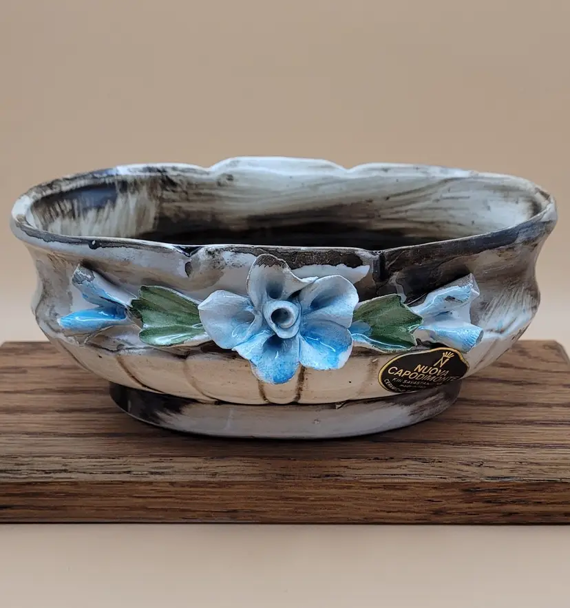 Nuova Capodimonte Porcelain Italy 1990s Dish