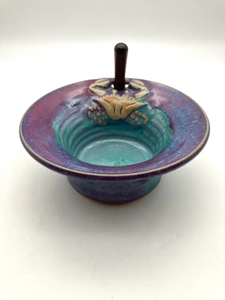 09 - Amazing Studio Pottery Crab Bowl And Tool For Eating Crabs. Beautiful Glaze.