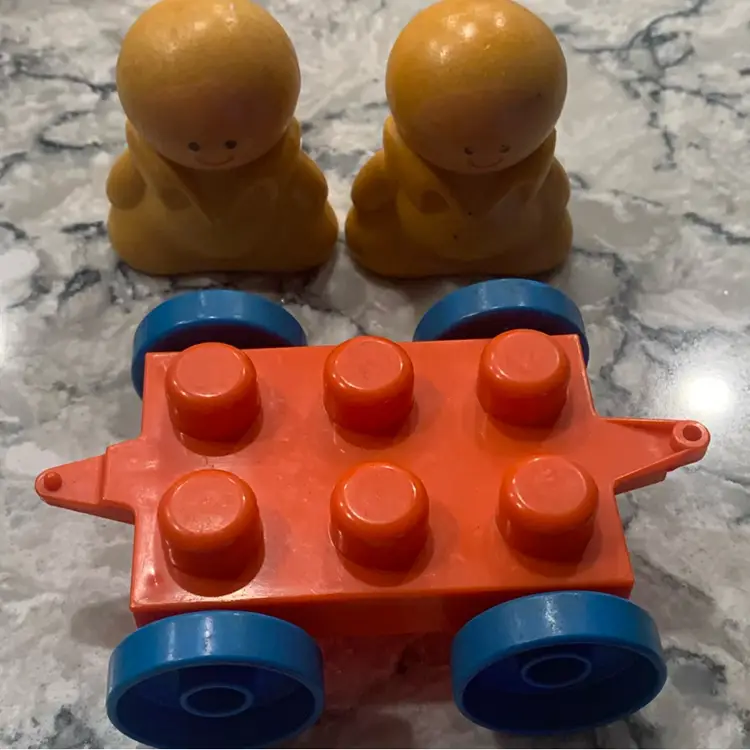 Vintage 1979 Mattel Tuff Stuff Wonder Blocks Transport Vehicle & 2 Figures