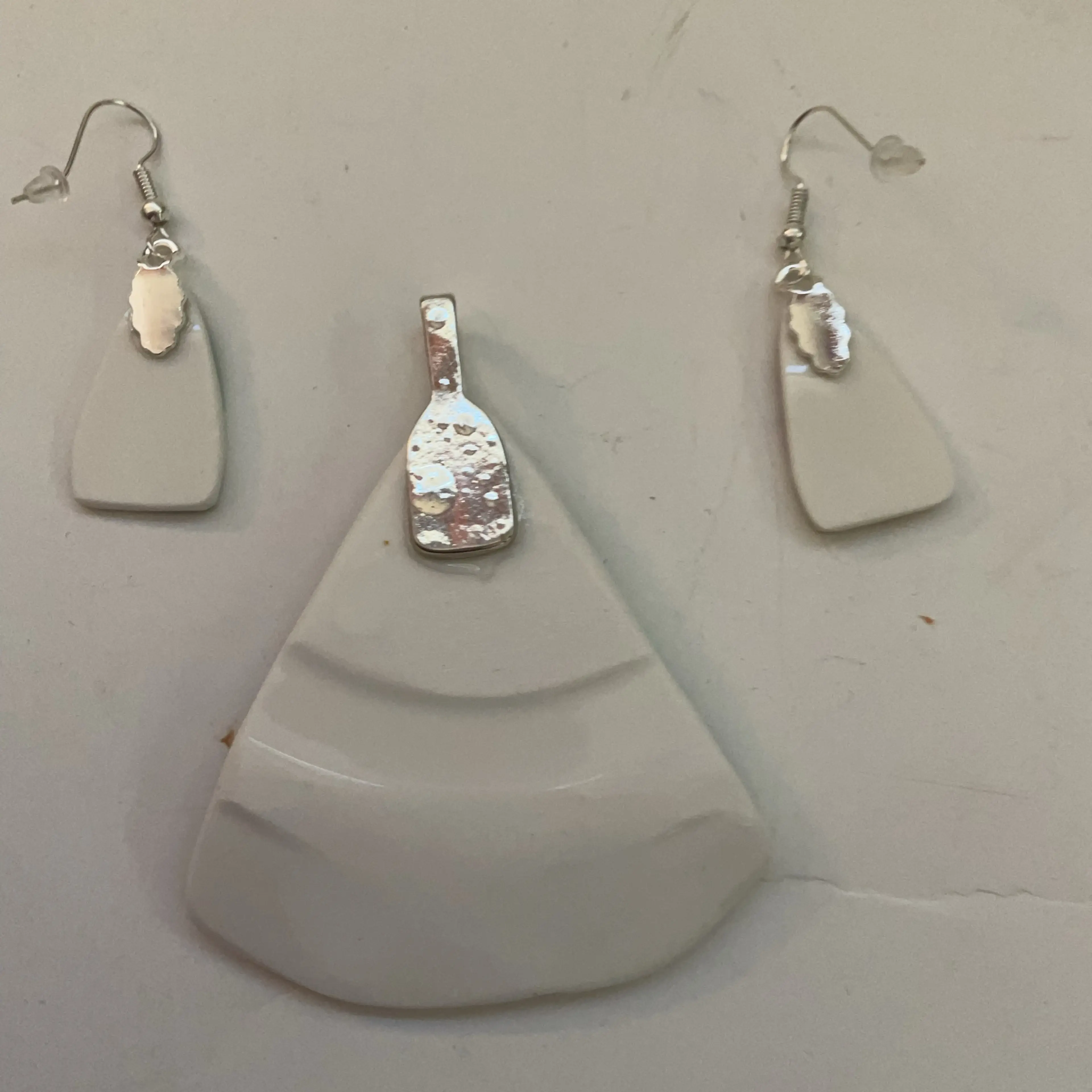 Image 2 of 2