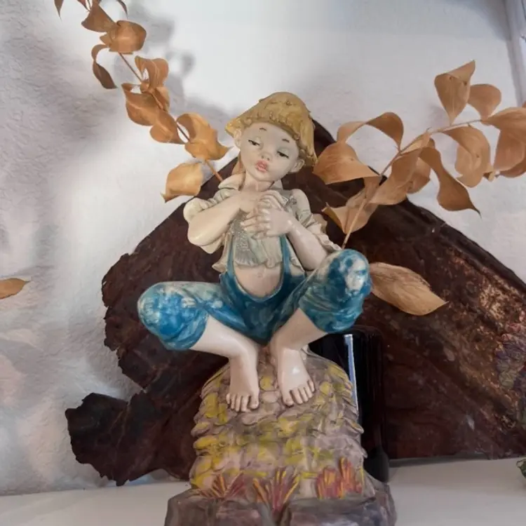 Capo di monte Naples Italy Signed & Marked Italy & Stamped M25 On The Bottom