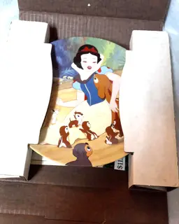 Snow white Disney Edwin M. Knowles plate With a smile and a song box + paper