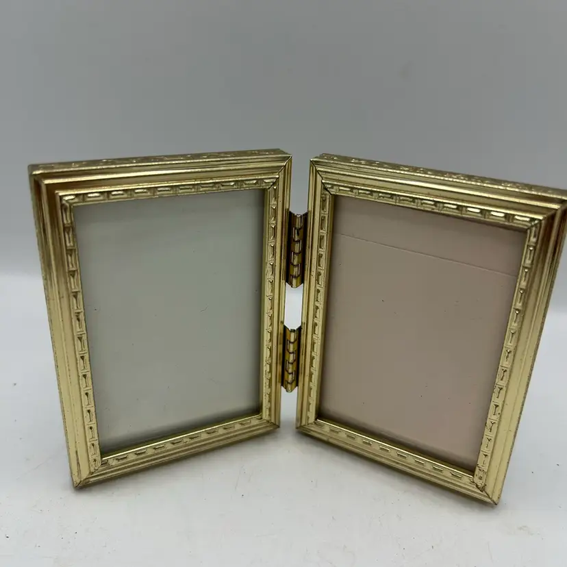 Hi-fold Gold Tone Frame 3 1/2x2