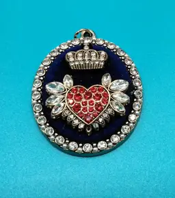 Oval Pendent w/Red Heart and Crown Metal Gallery