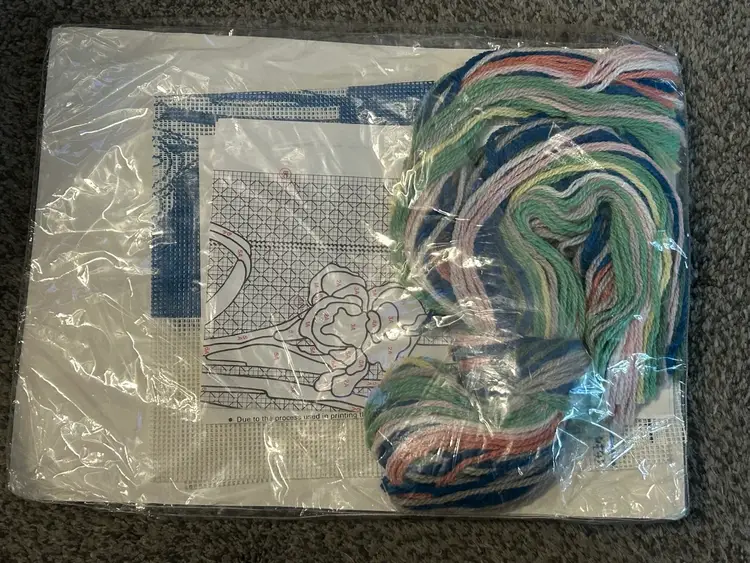 Vintage Creative Circle 1988 Pink Iris No. 1434 Needle craft Kit