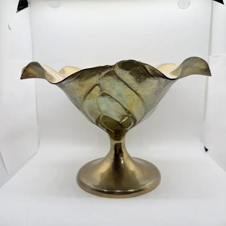 Vintage Brass Pedestal Footed Centerpiece Bowl Metal Cabbage Leaves 10.75x8”