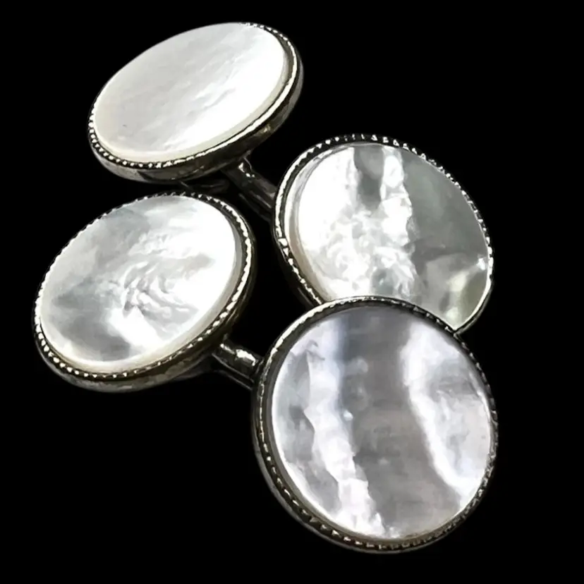 Set Mother-of-Pearl MOP Cufflinks. 10K White Gold. Beautiful For Weddings, Anniversaries, The Opera, Fancy Cocktail Parties…