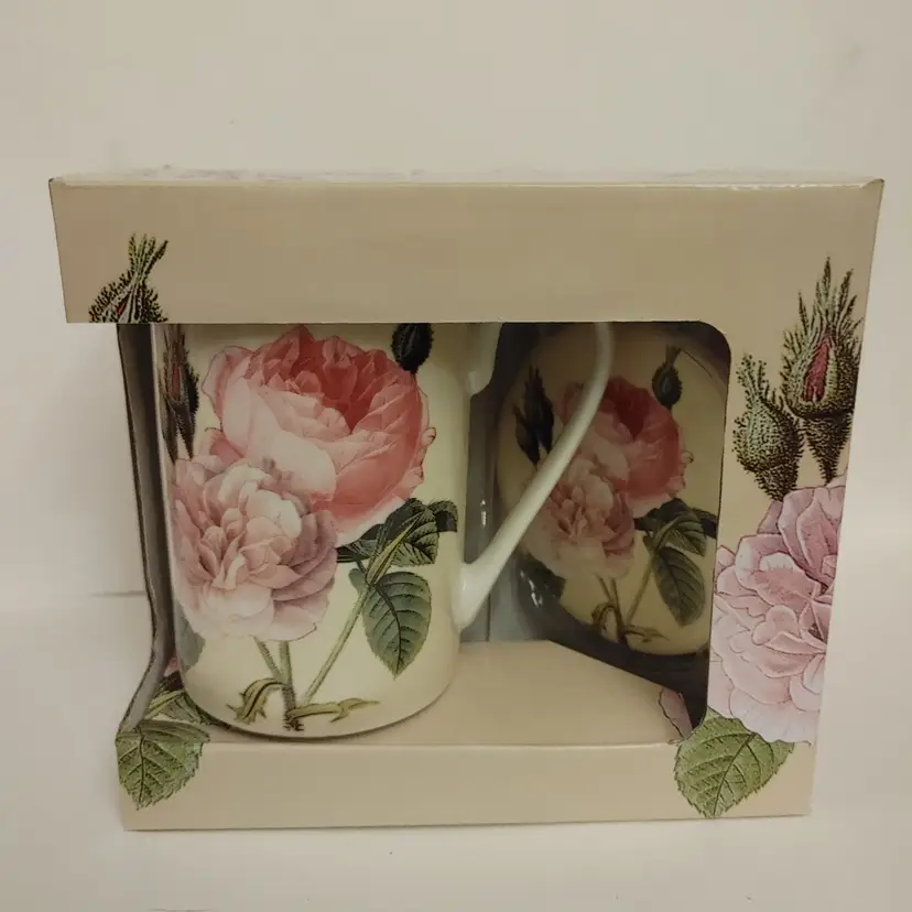 Kent Pottery tea/coffee cup with lid/saucer. New in box.