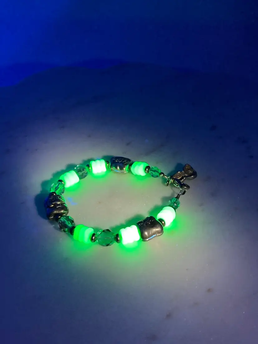 UV Reactive Religious Glow Bracelet! 7 1/2”!
