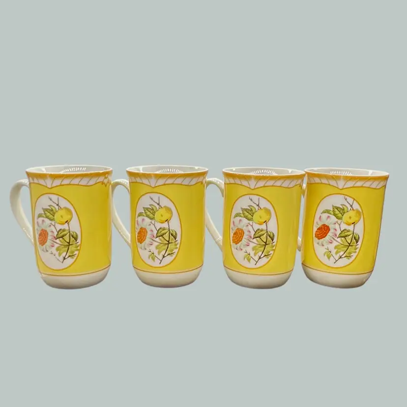Coffee Mug Cup 4pc Set Georges Briard Somerset Collection Yellow Background Centered Fruit Flower Design Japan 1970s