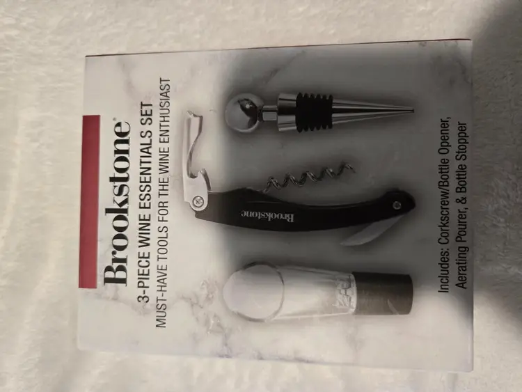 Brookstone  3 Piece Wine Essentialsset