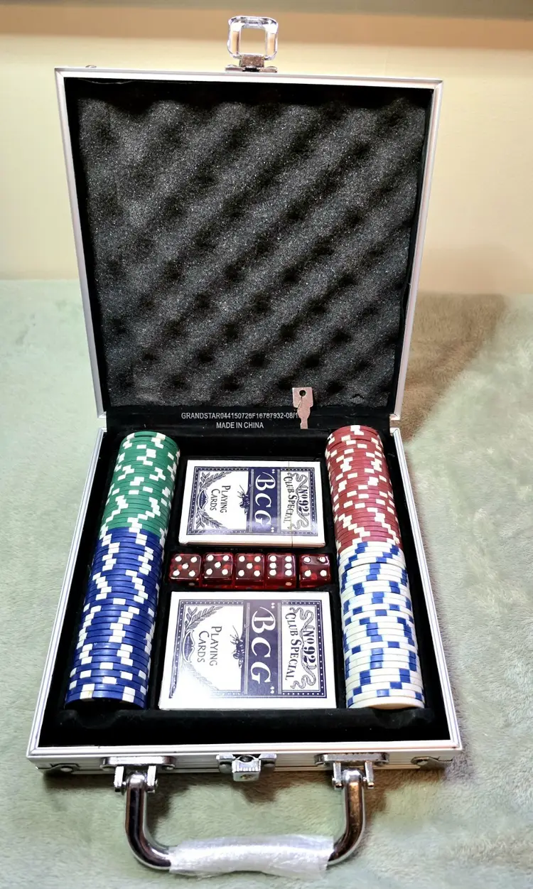 Deluxe Travel Poker Set