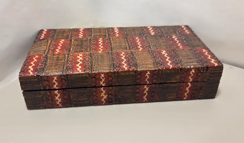 Vintage Carved Inlaid Wood Trinket Box Keepsake / Storage Box