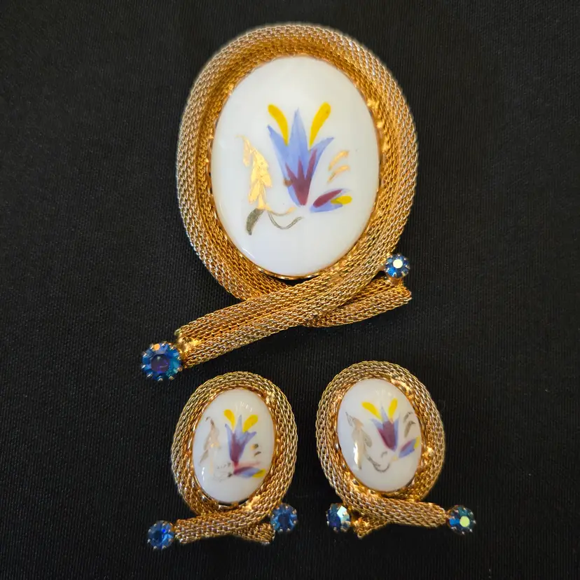 Oval Brooch & Earrings Clip On Mesh Wrapped Blue Rhinestone Tipped Set Unbranded hand painted